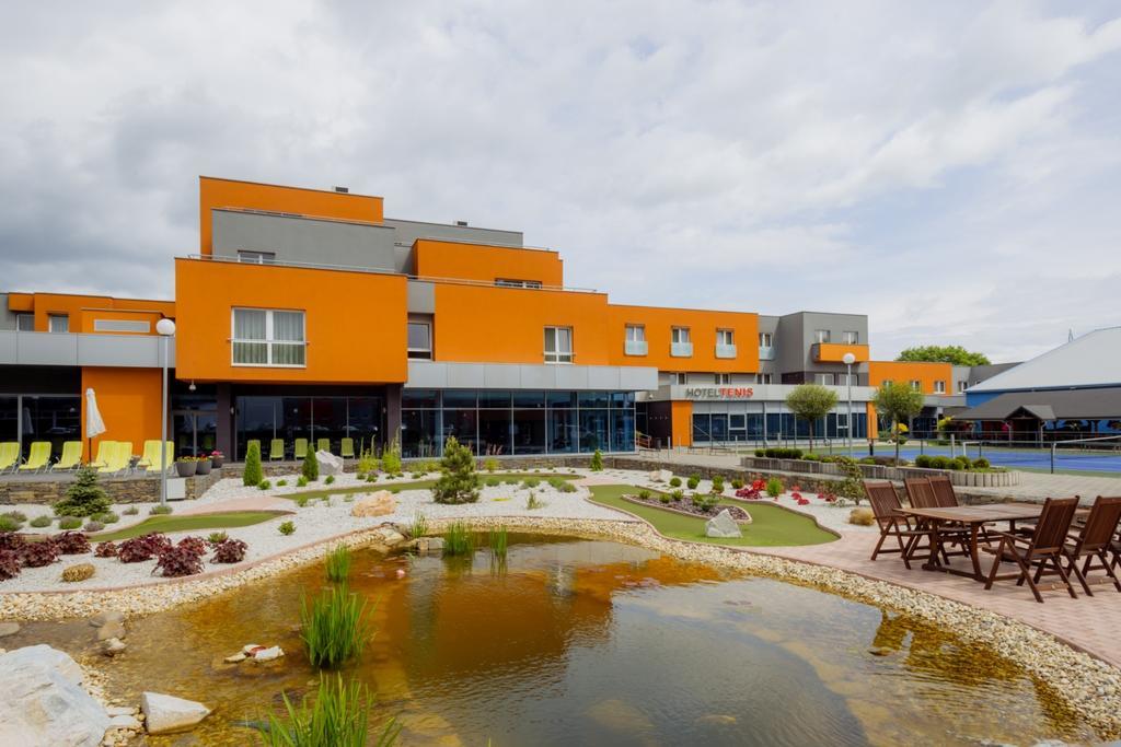 Hotel Tenis Zvolen Exterior photo