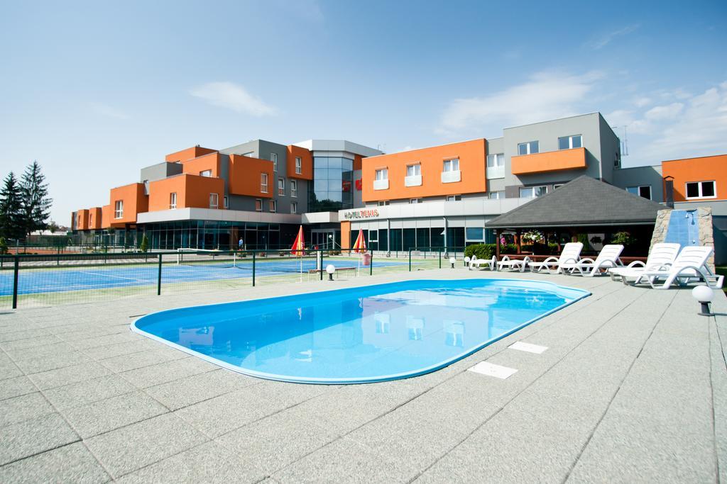 Hotel Tenis Zvolen Exterior photo